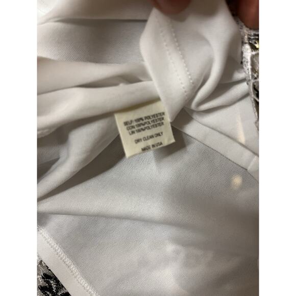 New-Voom by Joy Han Size Medium Vintage Short Sleeve Top Embroidered Designs NWT - Picture 7 of 7